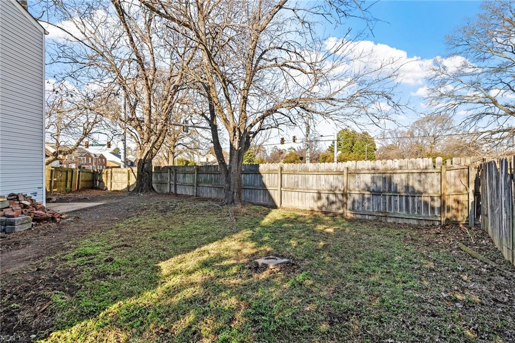874 Jamestown Landing RD