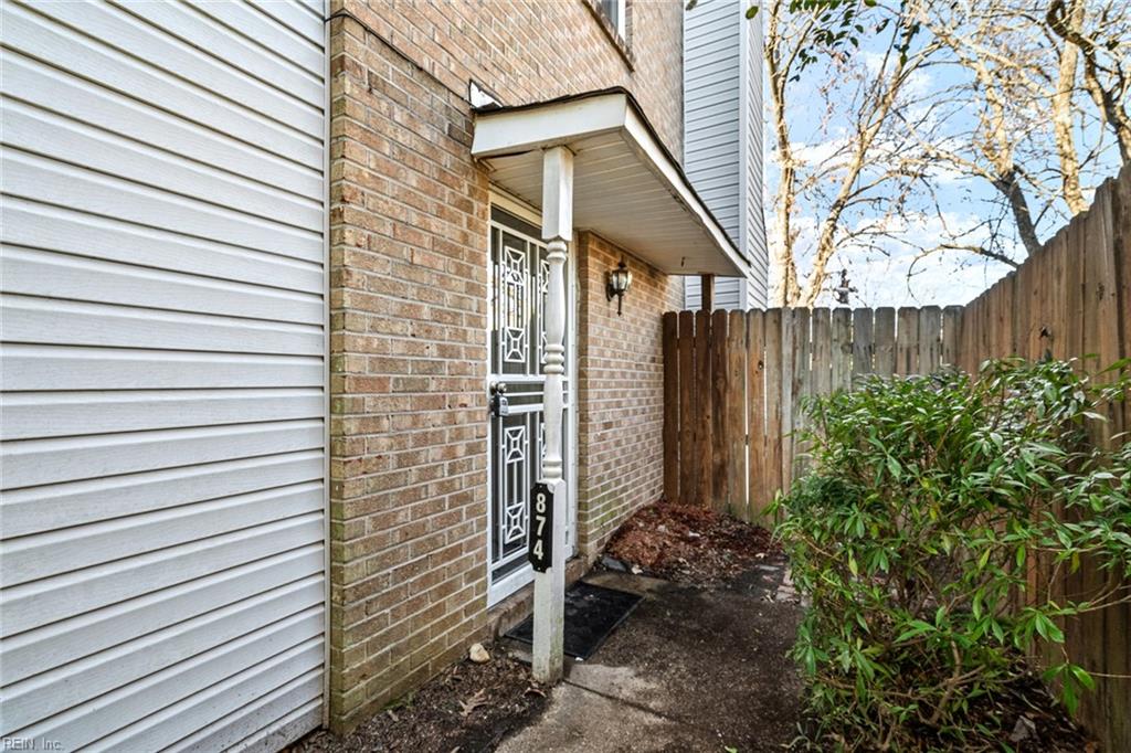 874 Jamestown Landing RD