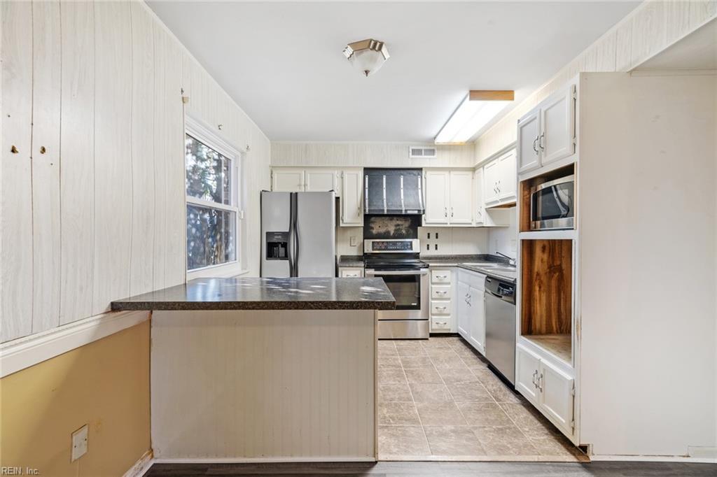 874 Jamestown Landing RD