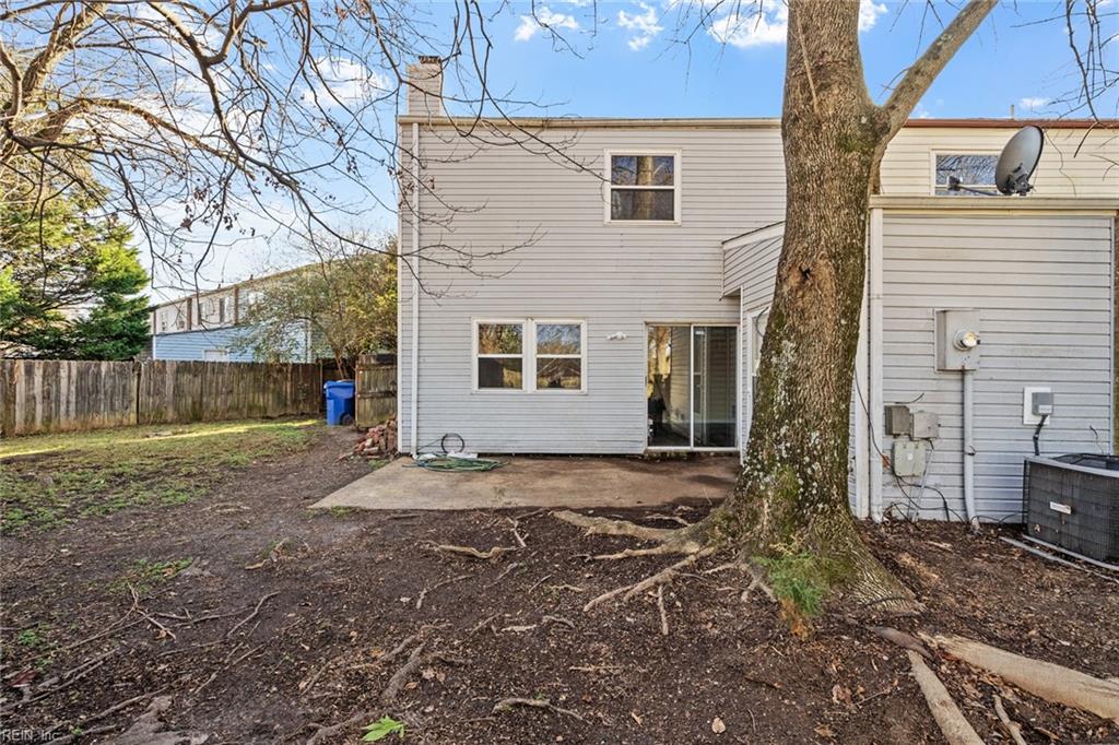 874 Jamestown Landing RD