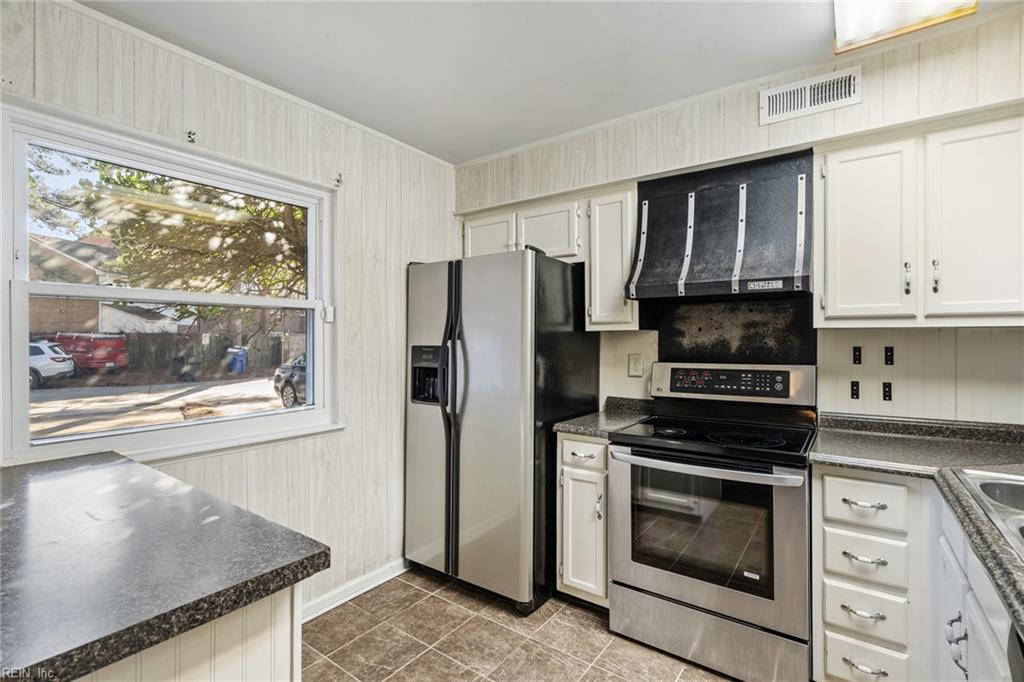 874 Jamestown Landing RD