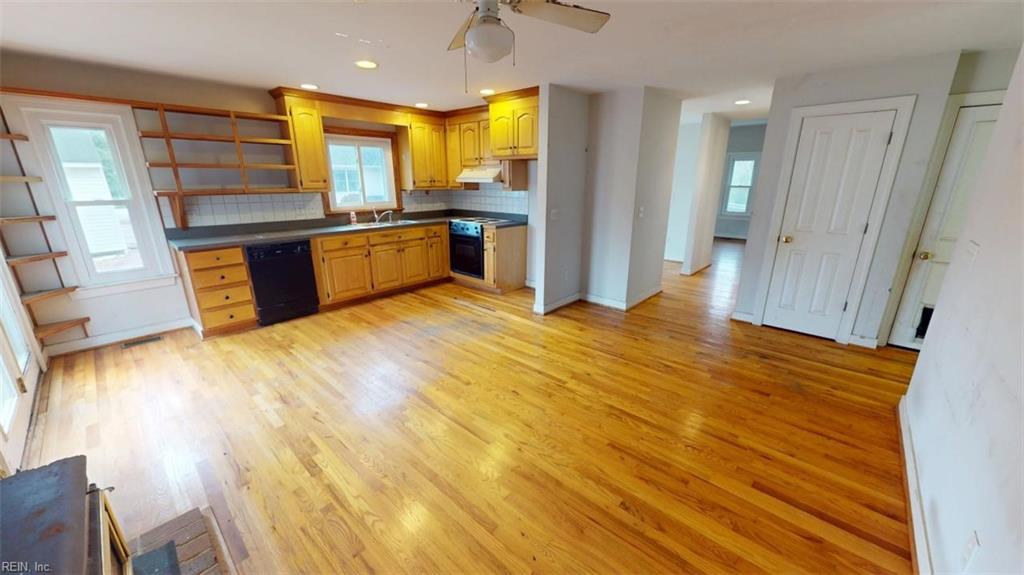 7935 Laura Ann LN