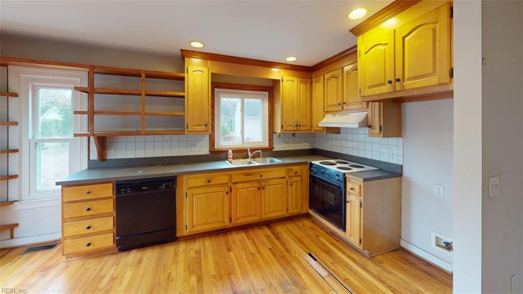 7935 Laura Ann LN