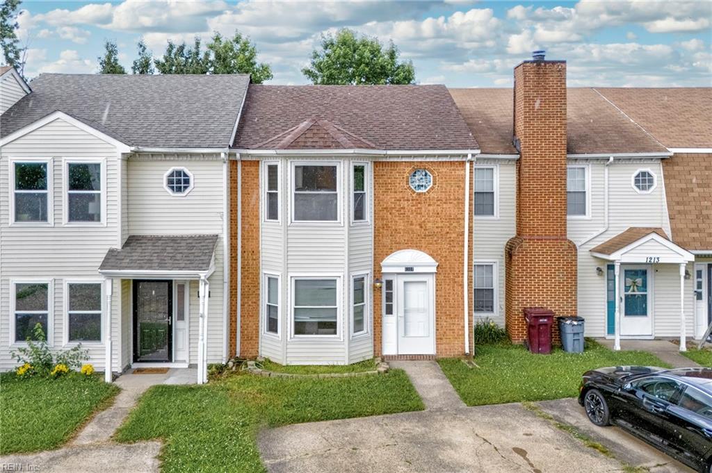 1215 Basswood CT