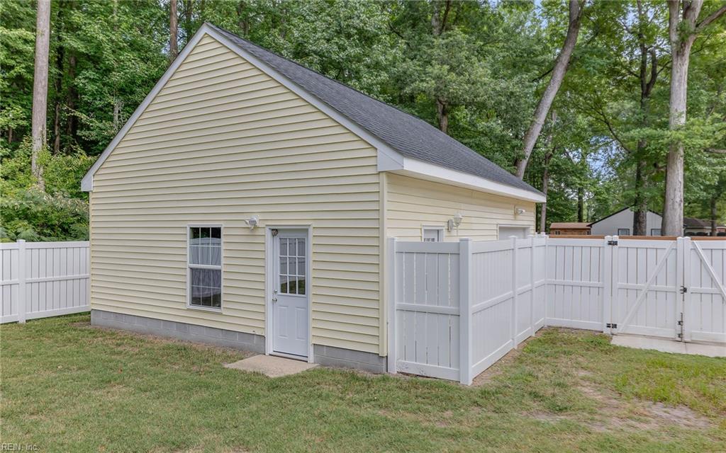 908 Englewood DR