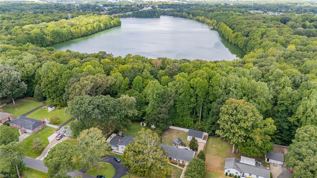 908 Englewood DR