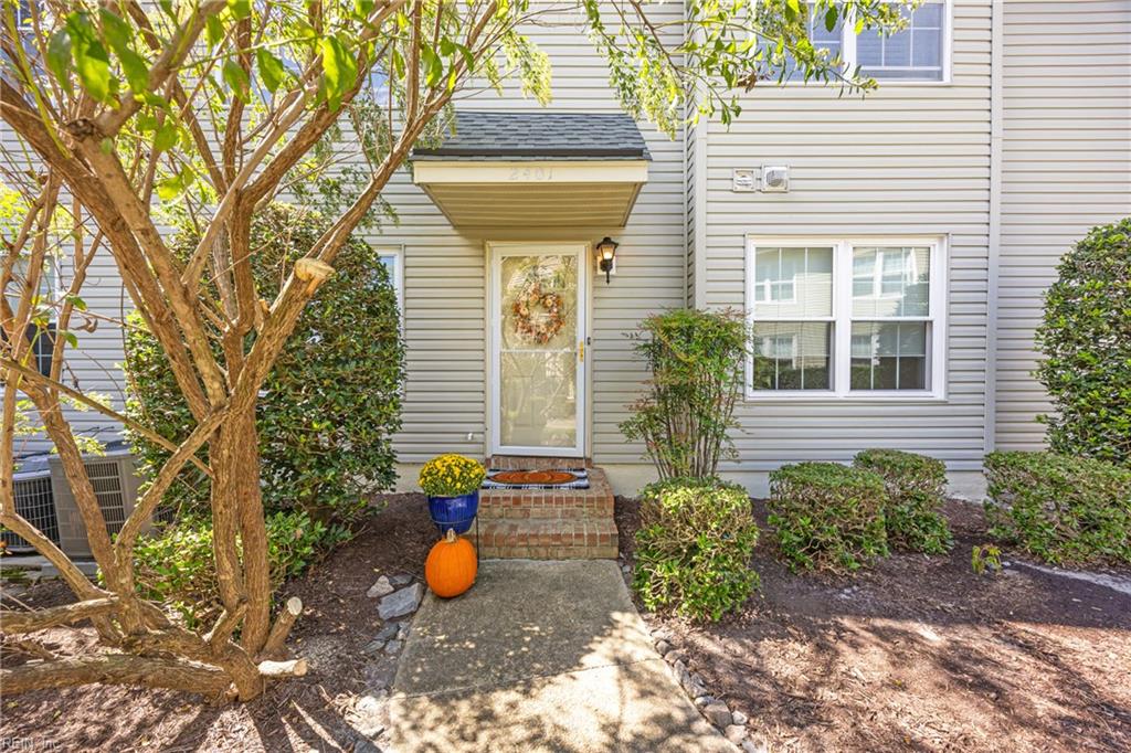 2401 London Pointe DR