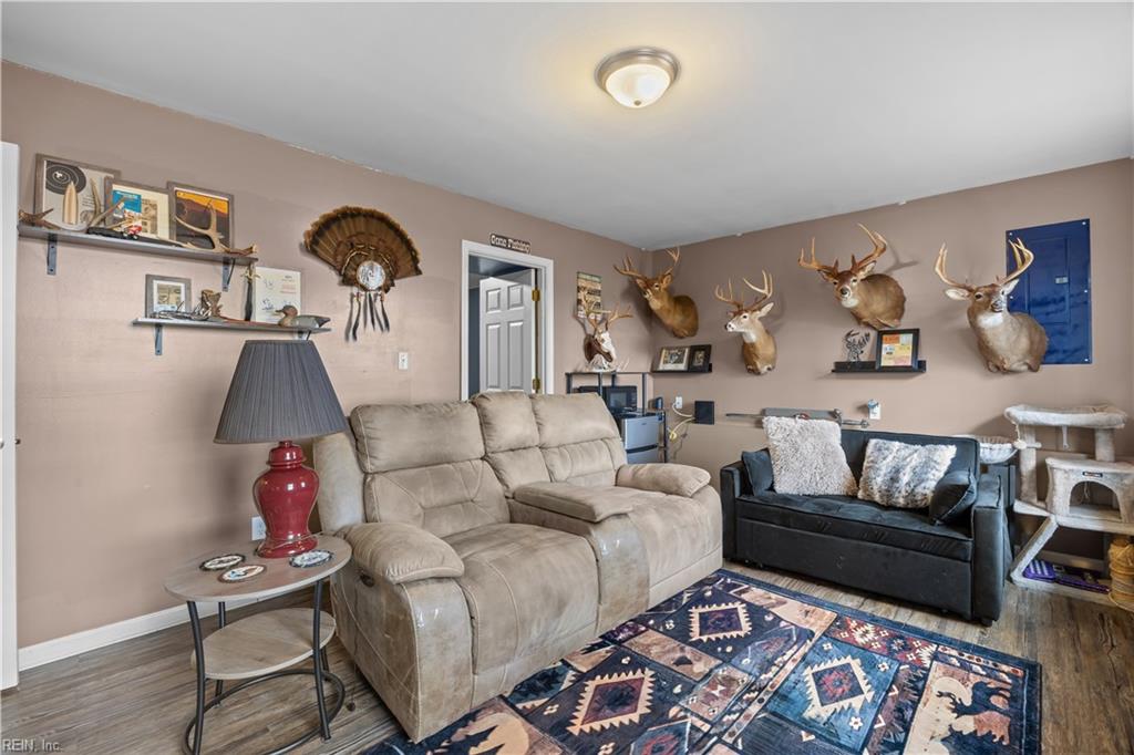 5134 Hortense LN