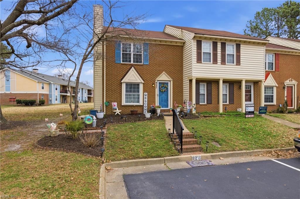 927 Still Harbor CIR