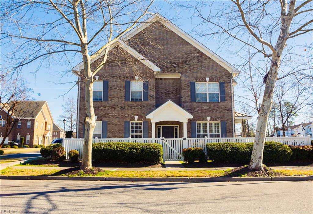 801 Westbrook LN