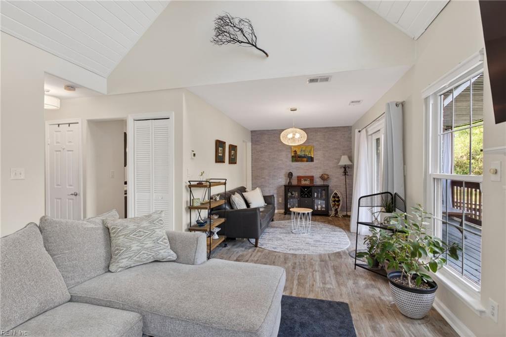 5168 Walkers Grant LN