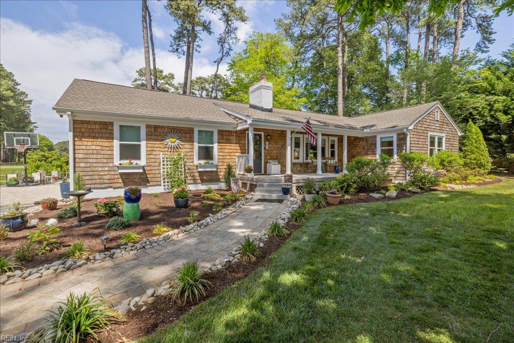 832 Cardinal RD