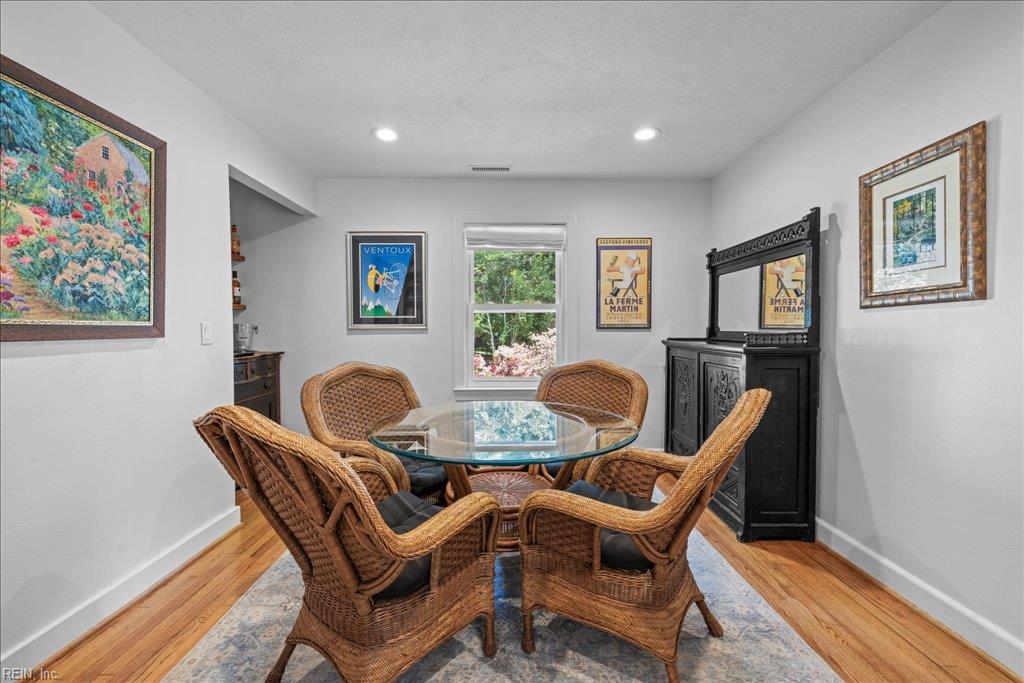 832 Cardinal RD