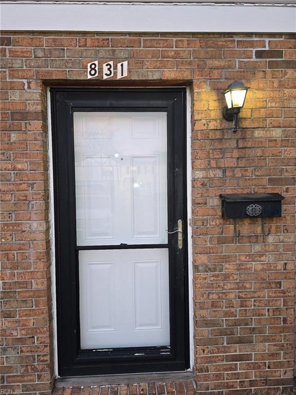 831 Devonshire CT