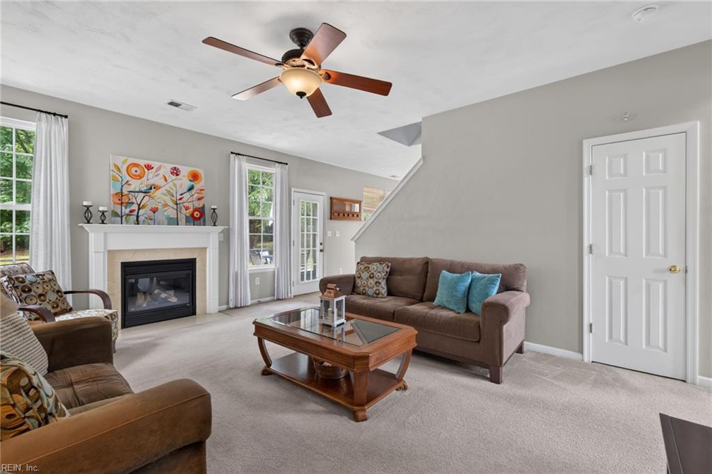 1019 English Oak DR