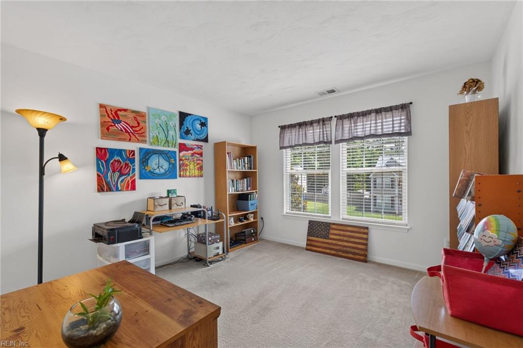 1019 English Oak DR