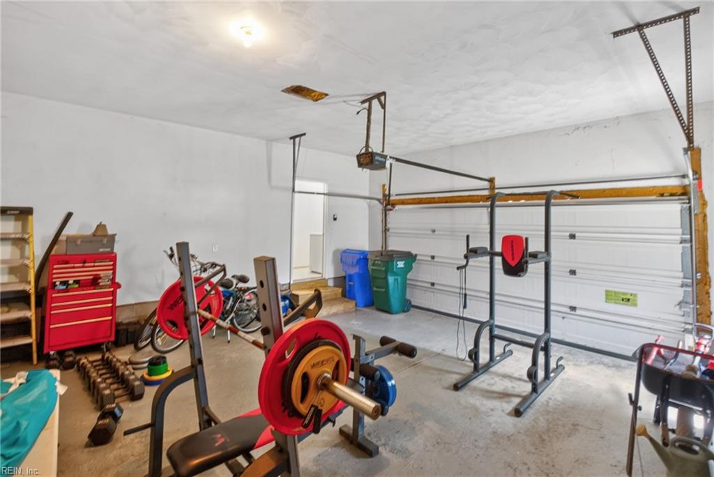 1019 English Oak DR