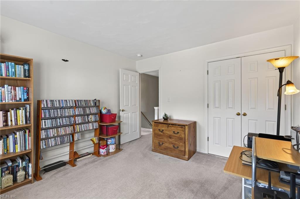 1019 English Oak DR