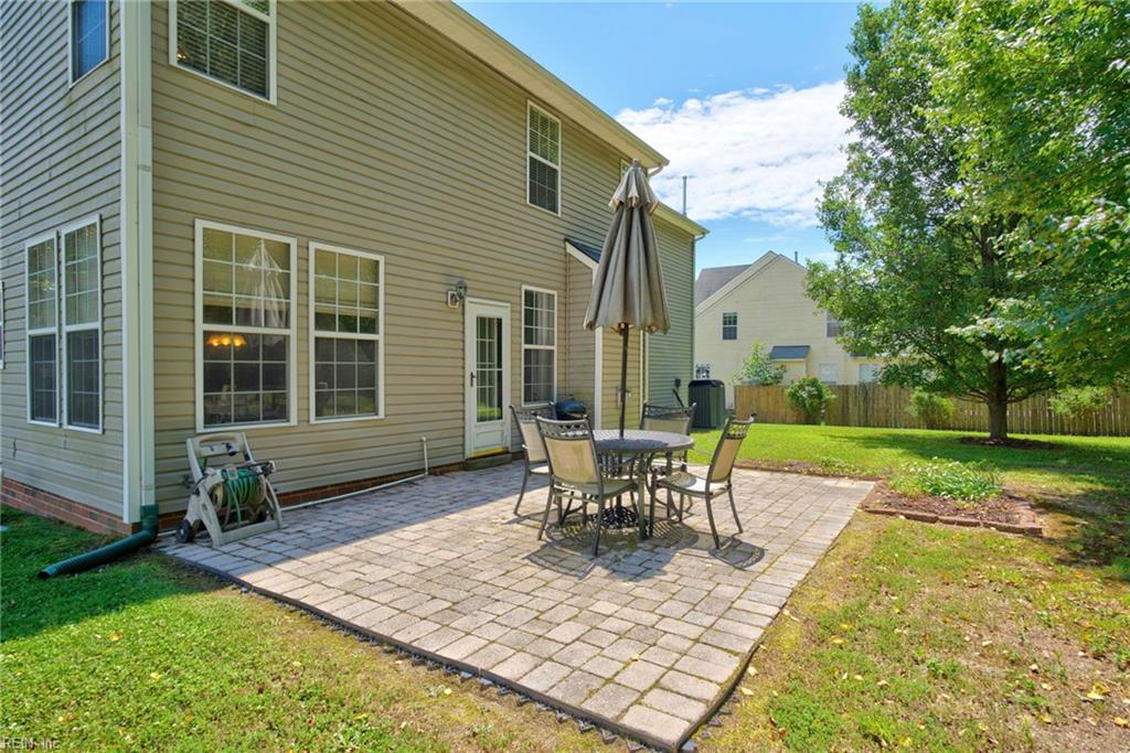 1019 English Oak DR