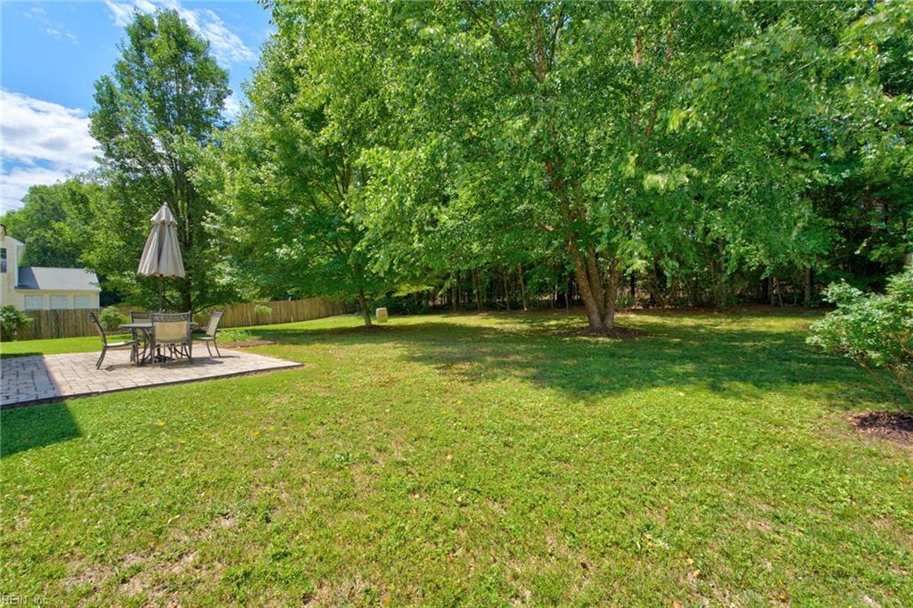 1019 English Oak DR