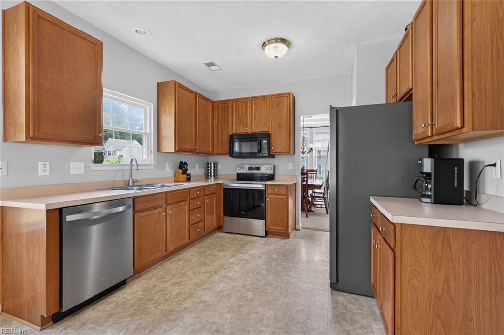 1019 English Oak DR