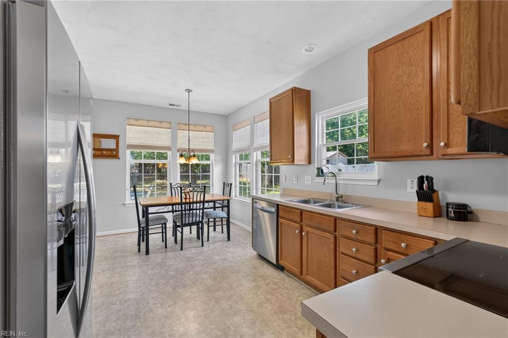 1019 English Oak DR