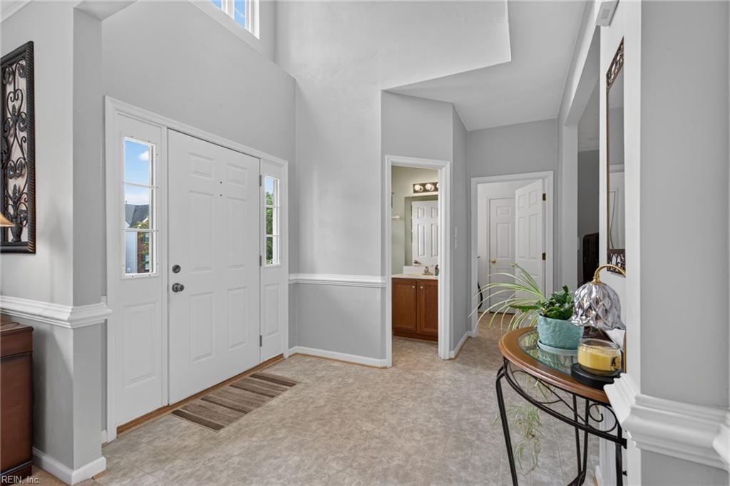 1019 English Oak DR