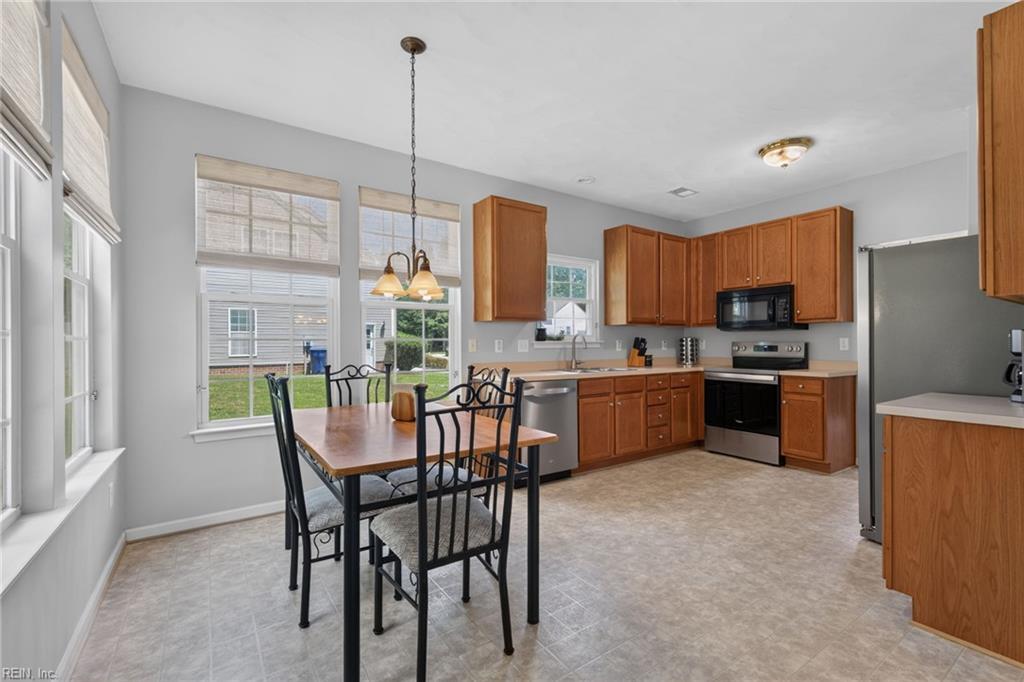 1019 English Oak DR