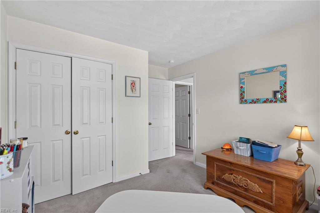 1019 English Oak DR