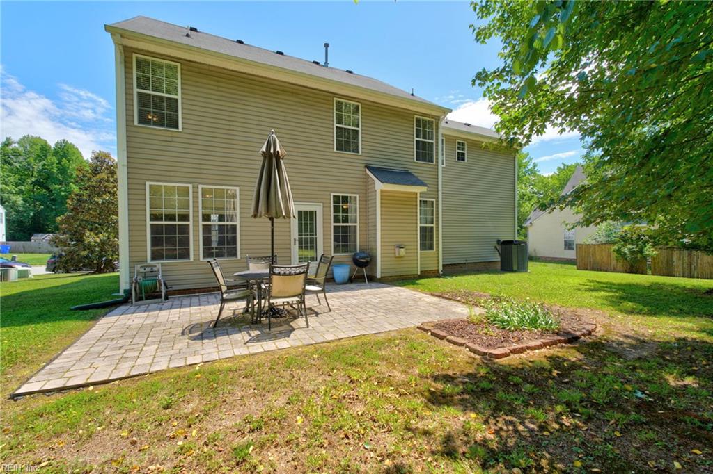 1019 English Oak DR