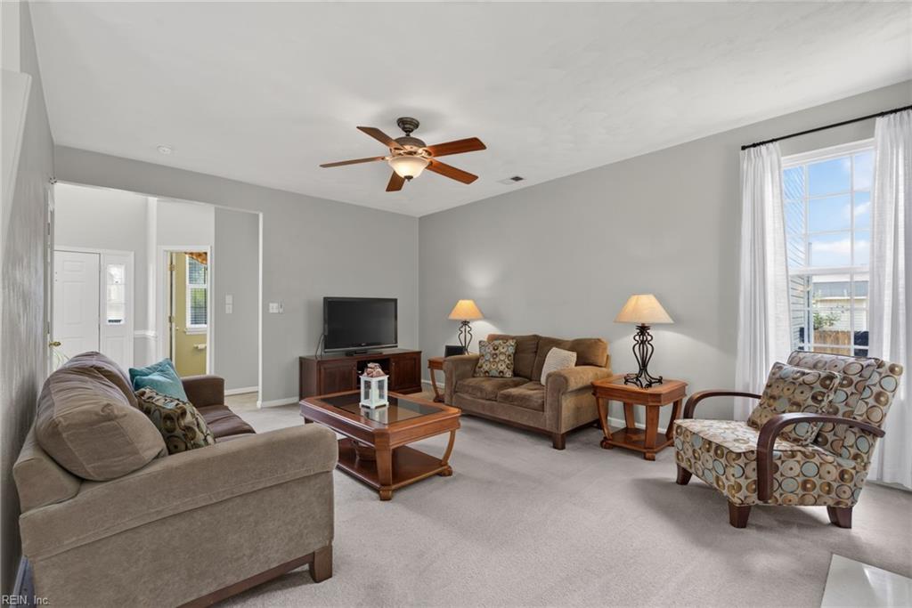 1019 English Oak DR