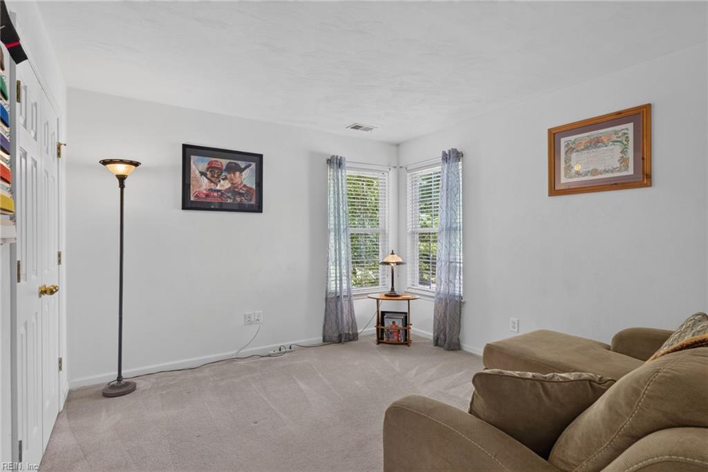 1019 English Oak DR
