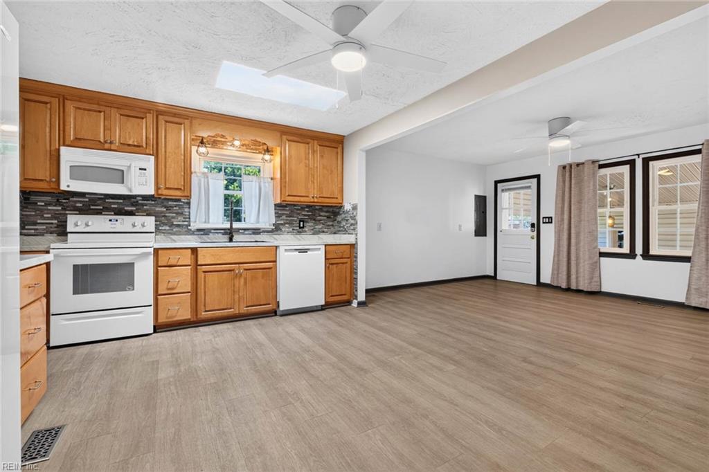 21 Aspenwood DR