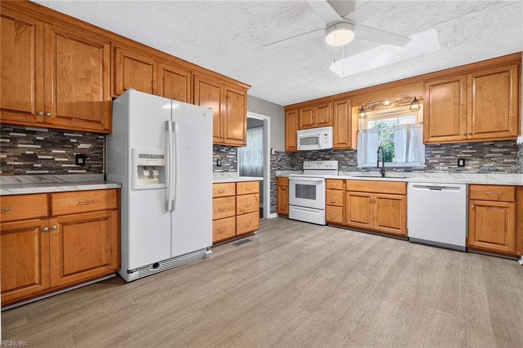 21 Aspenwood DR