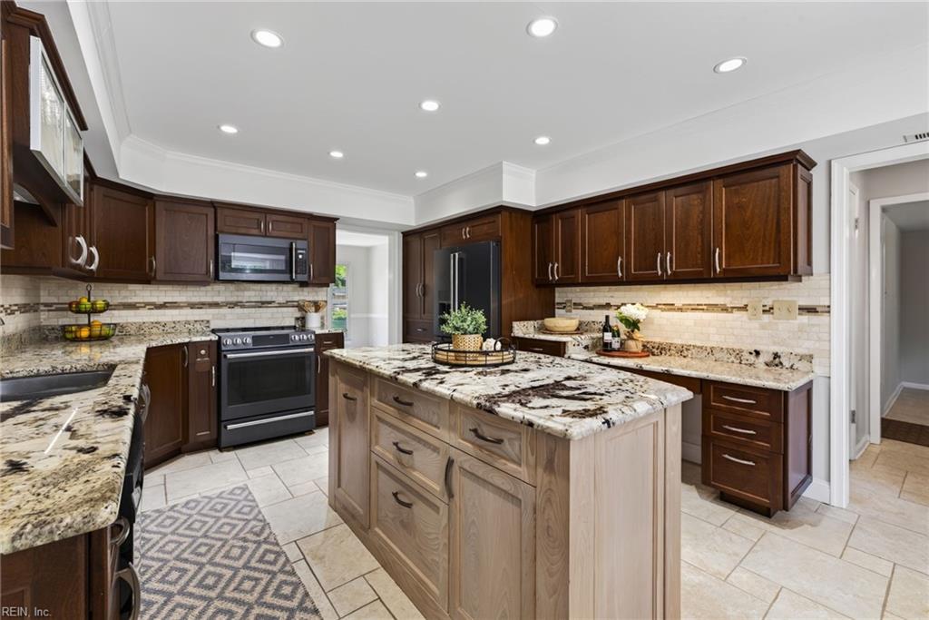 1217 Misty Hollow WAY