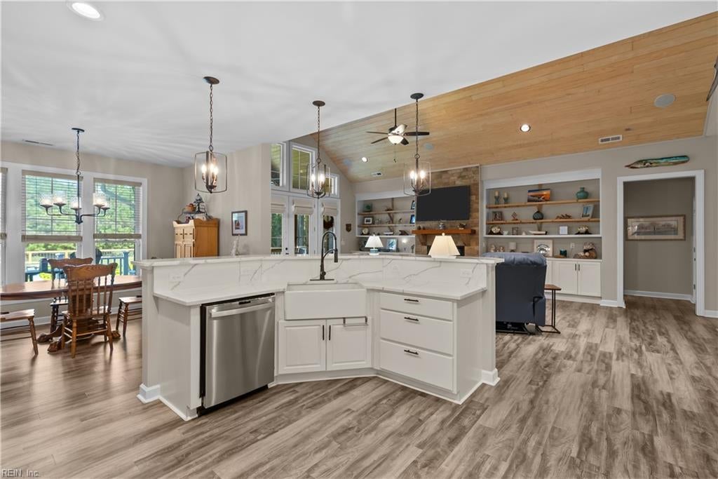 2962 Butlers Bluff DR