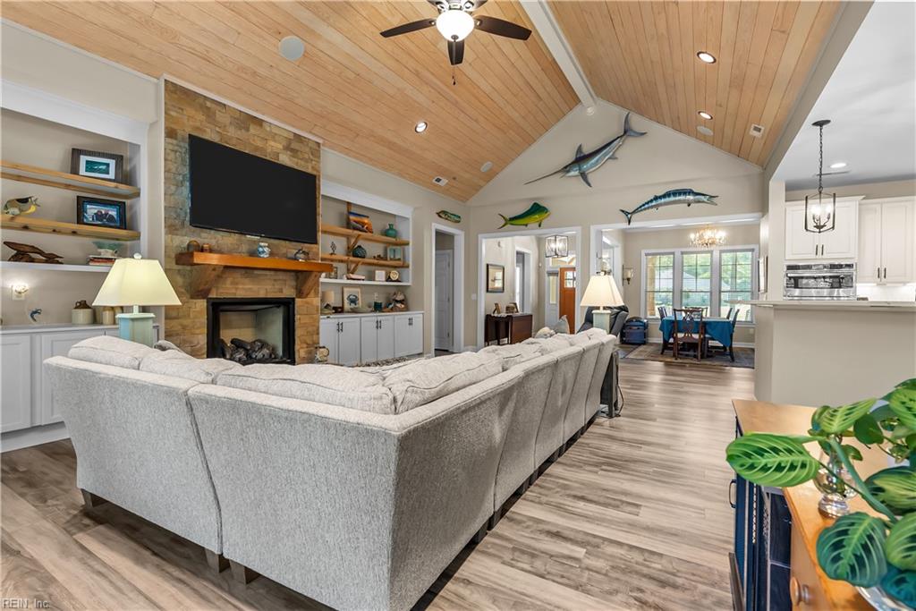 2962 Butlers Bluff DR