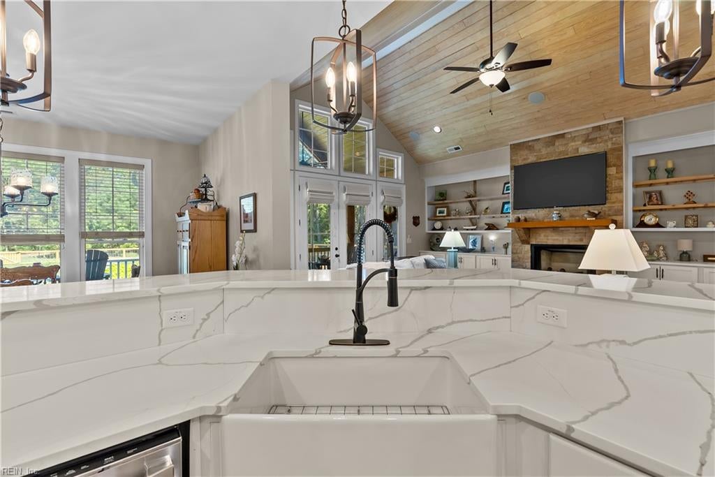 2962 Butlers Bluff DR
