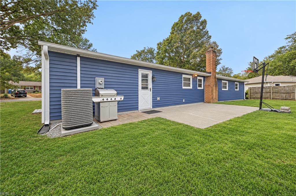 4174 Woodlake CT