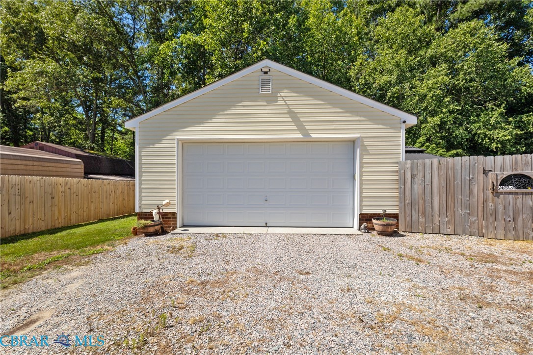 840 Upshaw Rd