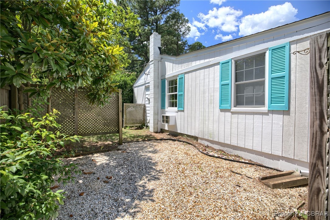 103 Robins Point Ave