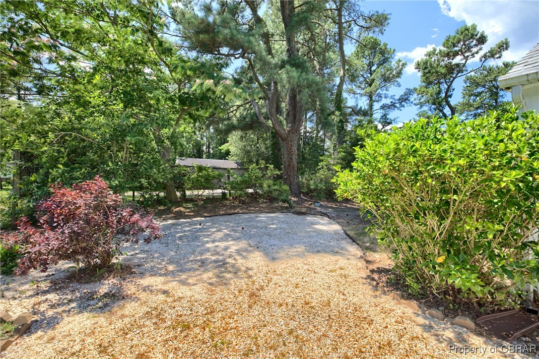 103 Robins Point Ave