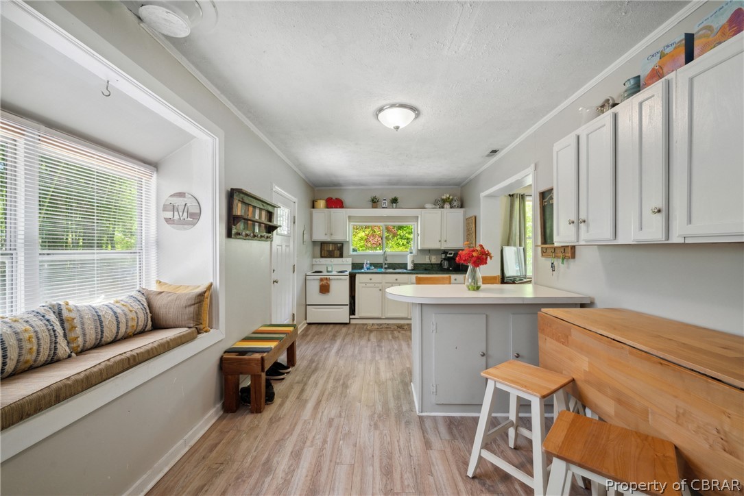 84 Forest Dr