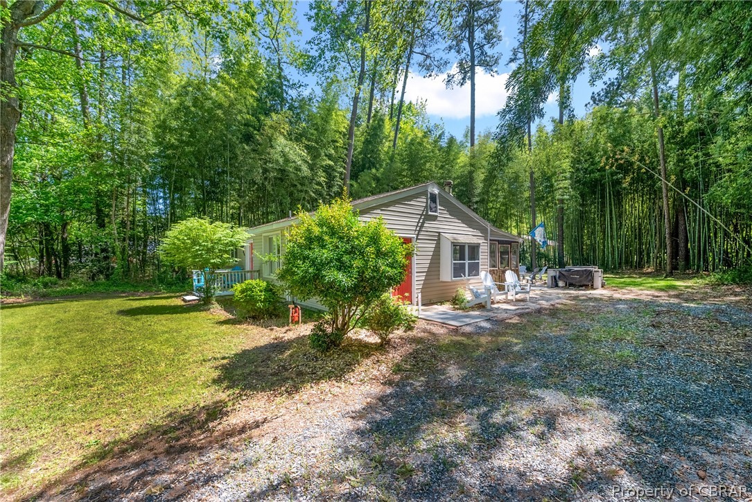 84 Forest Dr