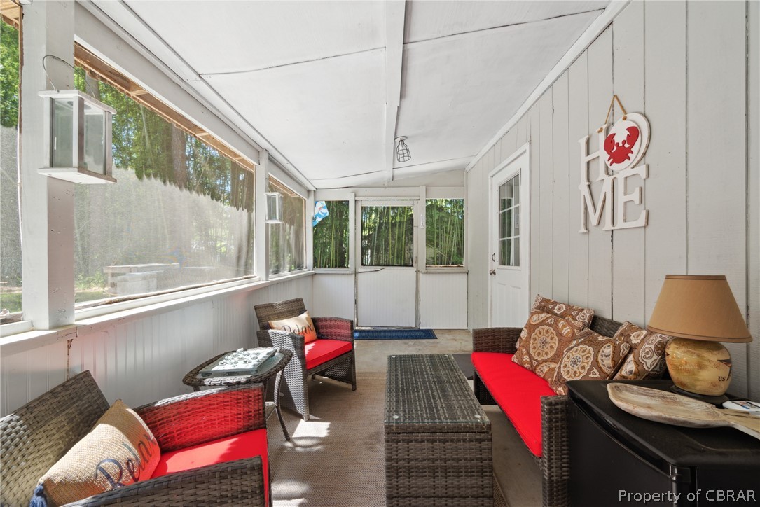 84 Forest Dr