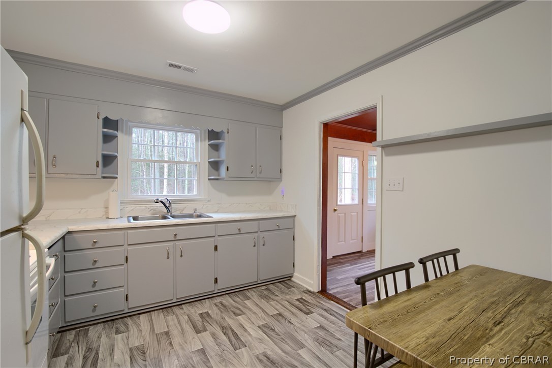121 Blue Water Dr