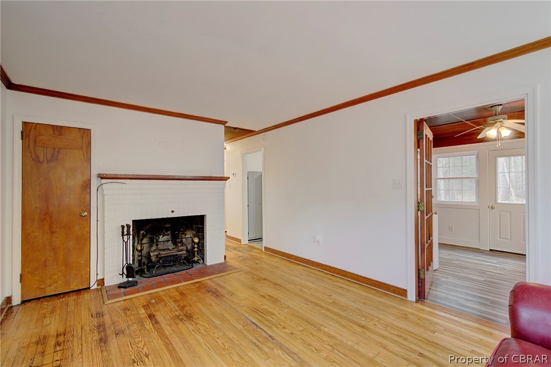 121 Blue Water Dr