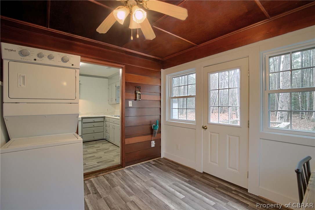 121 Blue Water Dr