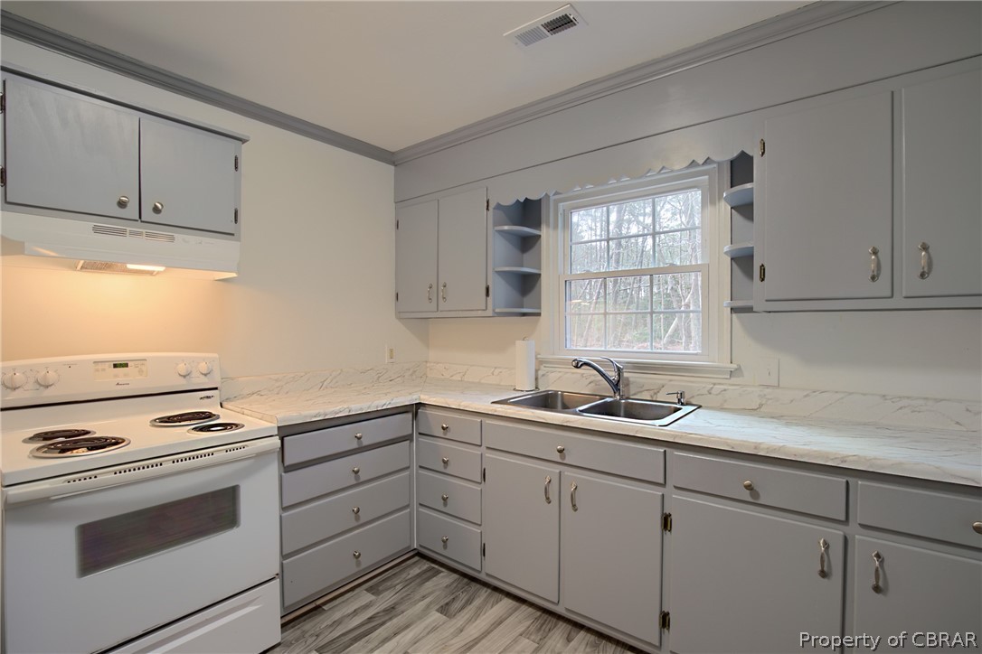 121 Blue Water Dr