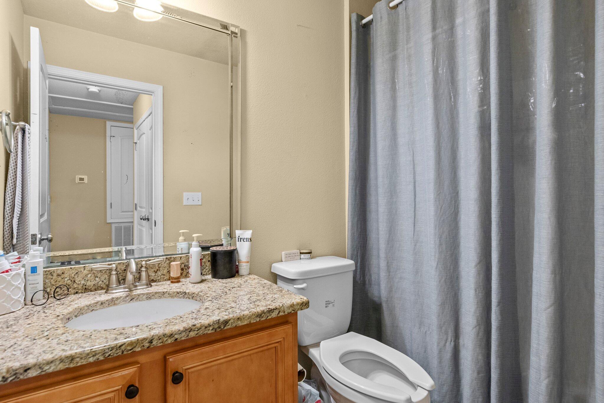20 E Shady Oaks Drive, UNIT B